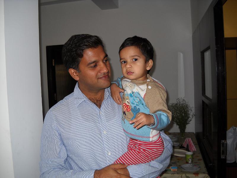 DSCN0077.JPG - Anay and Dad