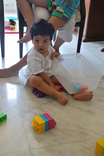 DSC_0331.JPG - I had nothing to do with the legs