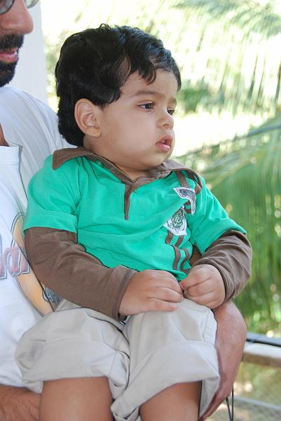 DSC_0347.JPG - Rohan on fathers lap