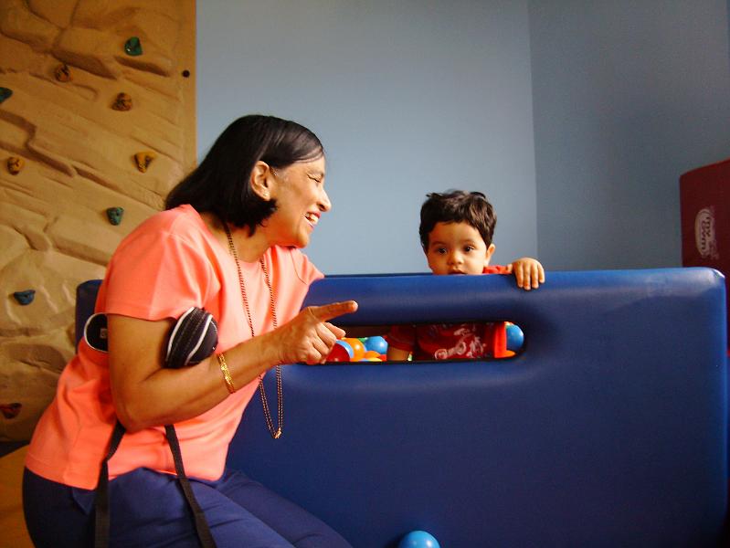 HPIM0182.JPG - Rohan and GrandAunt Aruna