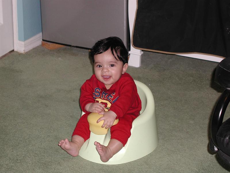 PB100042.JPG - Still waiting