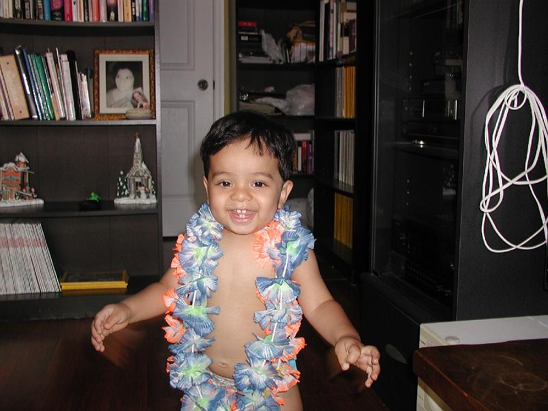 P8210129.JPG - In this picture Rohan is 15 months old. He weighs 25 pounds and is 30 inches tall