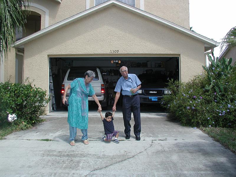 P9020191.JPG - Once we got home from lunch