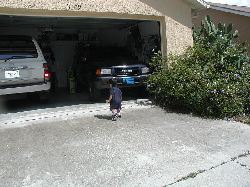 P9020197.JPG - Into the garage