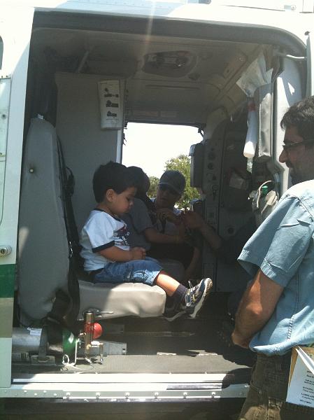 IMG_0082.JPG - Inside the helicopter